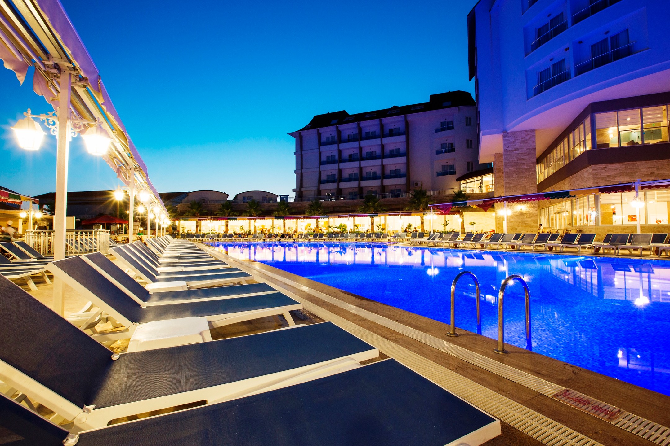 Ramada Resort Side